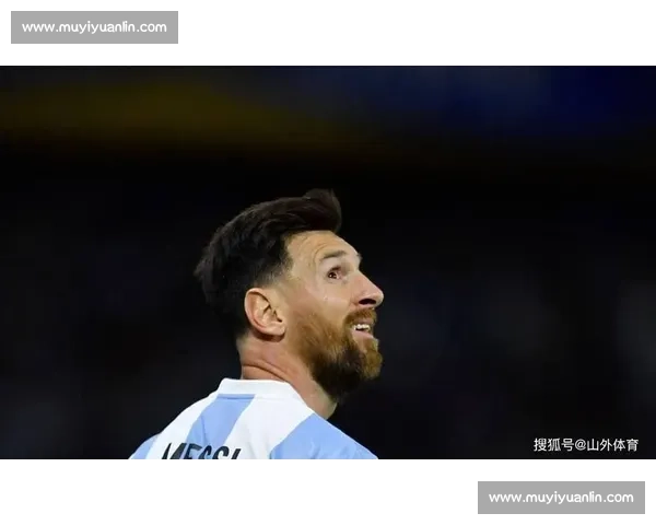 世俱杯温情时刻：阿什拉夫主动换衣致敬梅西，传承与友谊的延续