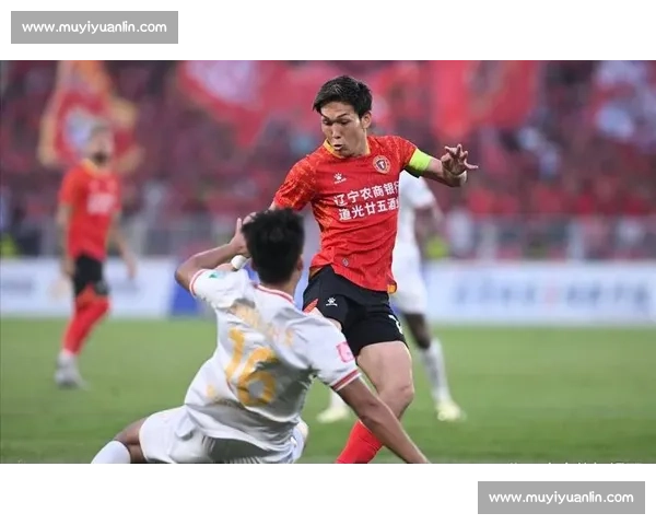 辽宁铁人 1-1 南京城市：邦本造点 + 中柱憾平，VAR 扼杀绝杀留争议